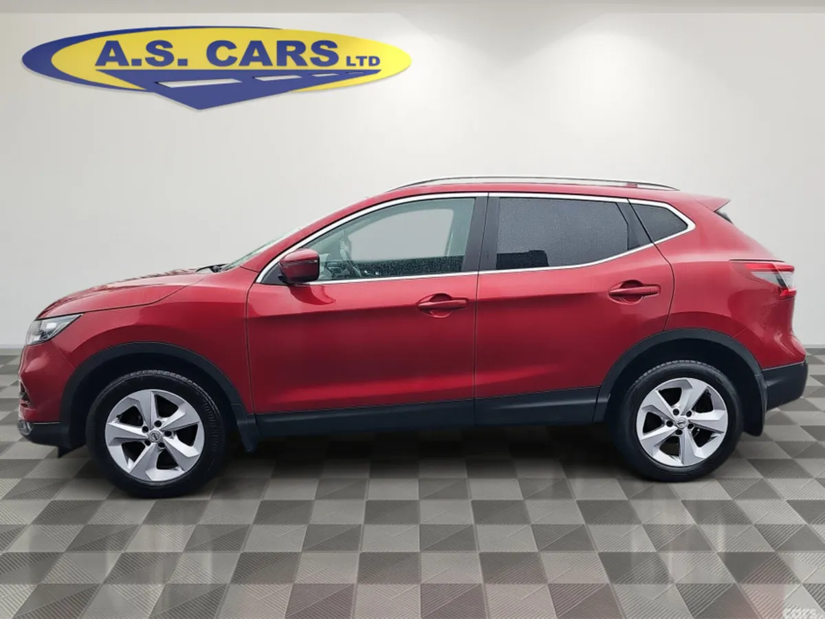 Nissan Qashqai SUV, Diesel, 2018, Red