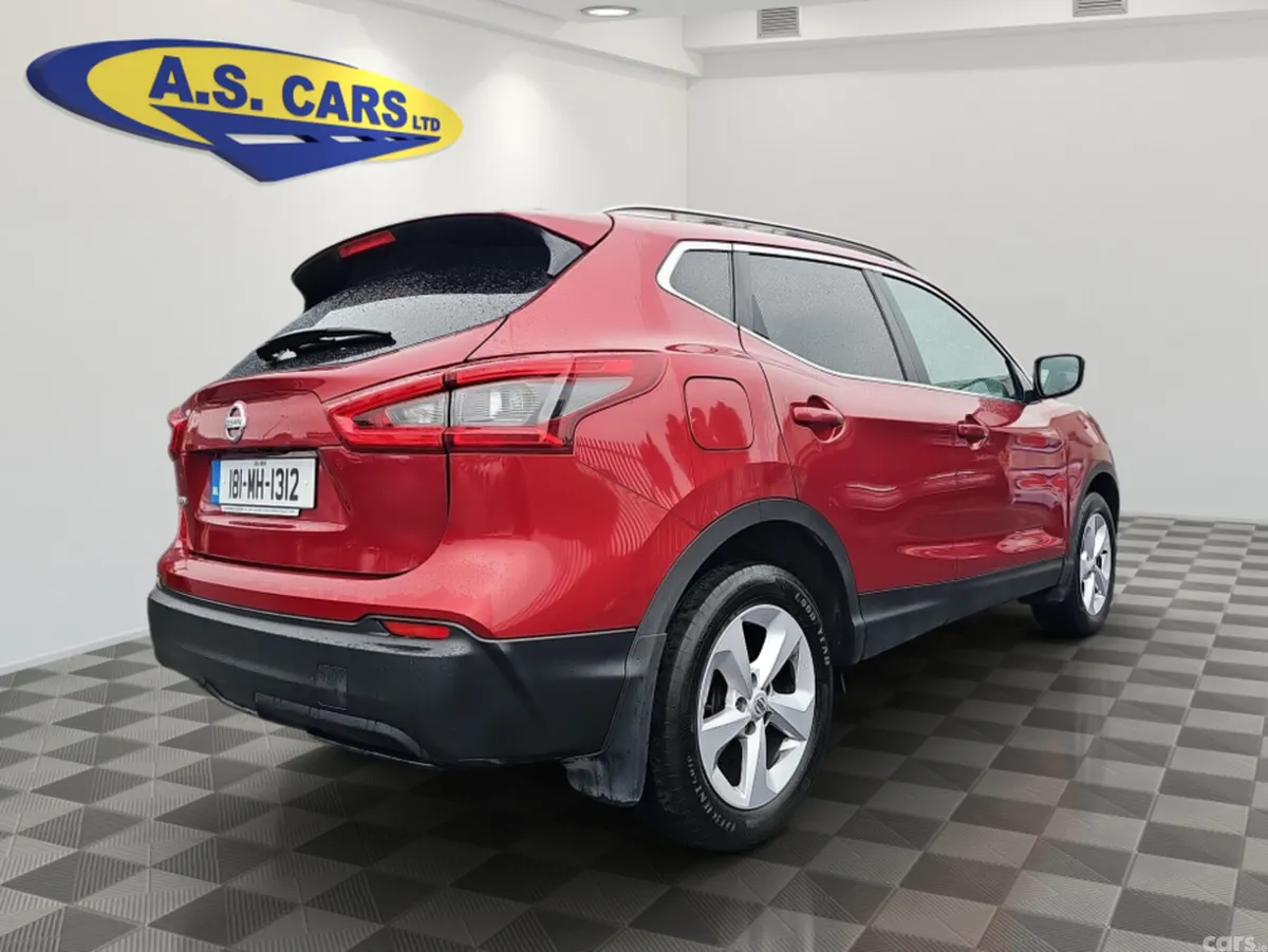 Nissan Qashqai SUV, Diesel, 2018, Red