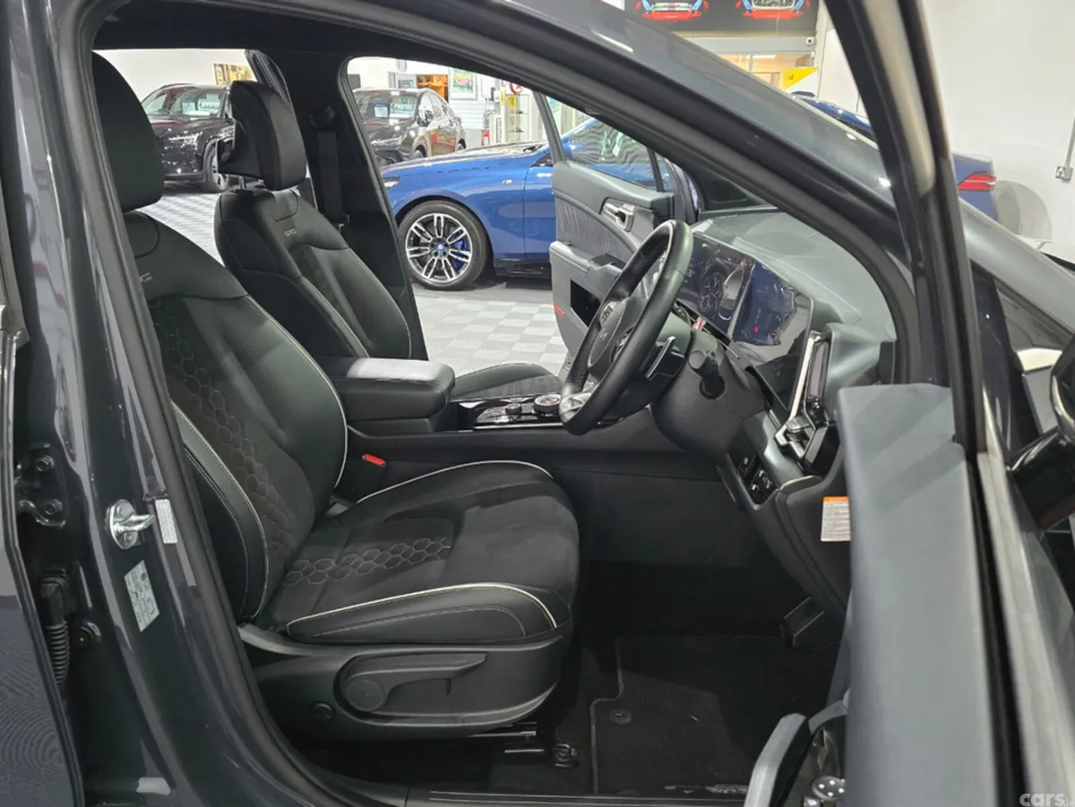 Kia Sportage SUV, Petrol Plug-in Hybrid, 2024, Grey