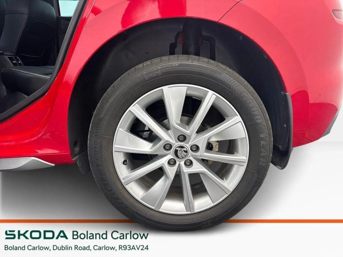 Skoda Kamiq Hatchback, Petrol, 2023, Red