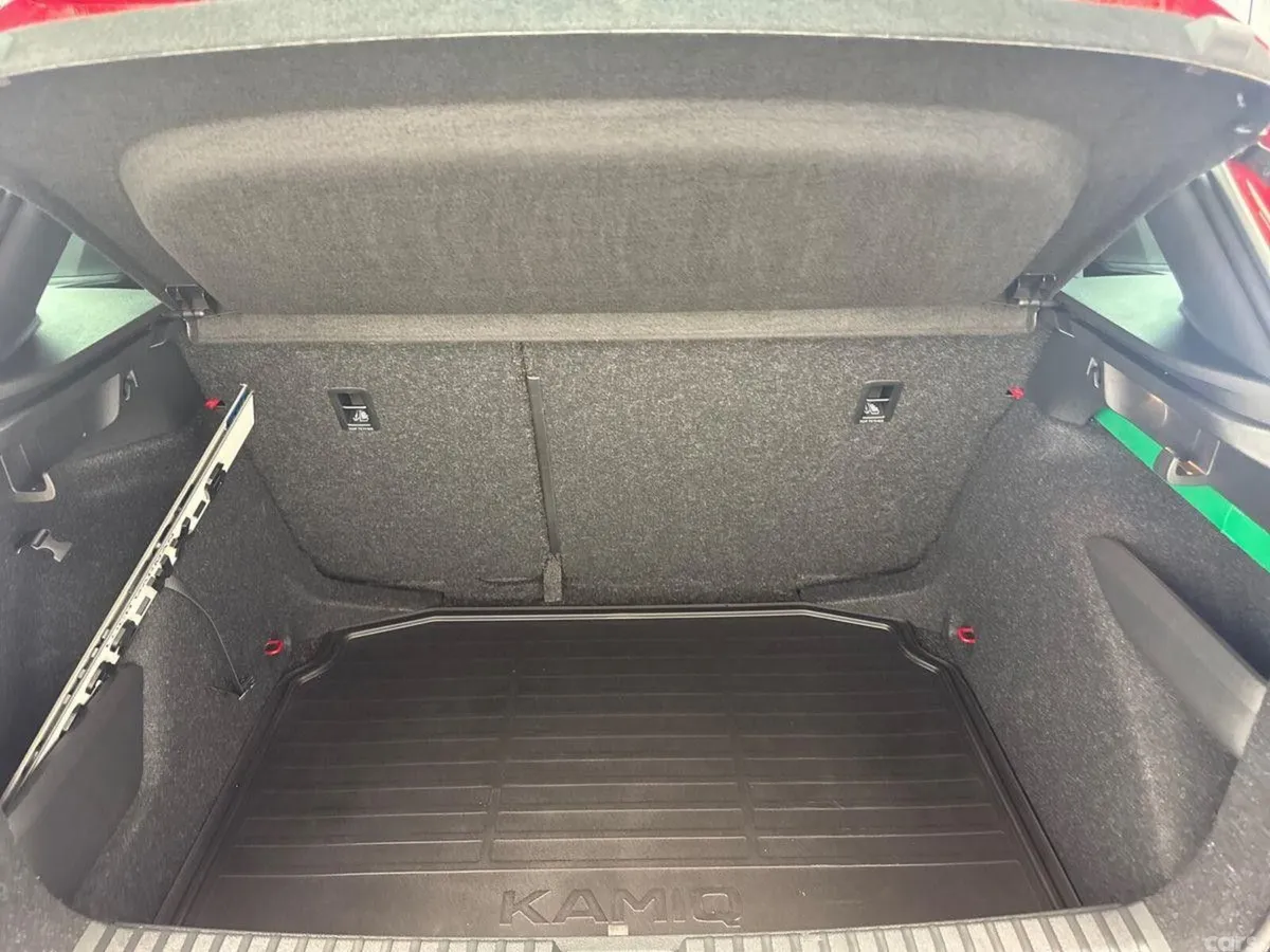 Skoda Kamiq Hatchback, Petrol, 2023, Red