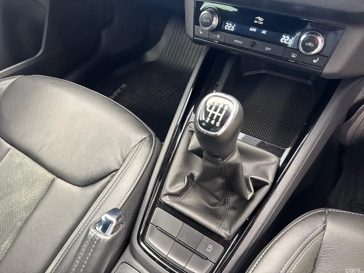 Skoda Kamiq Hatchback, Petrol, 2023, Red