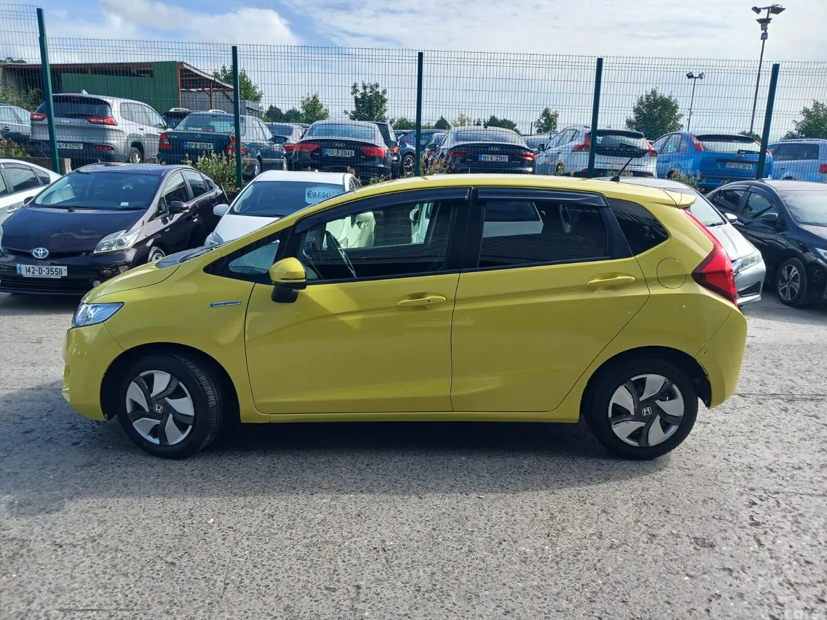 Honda Fit Hatchback, Petrol Hybrid, 2014, Yellow