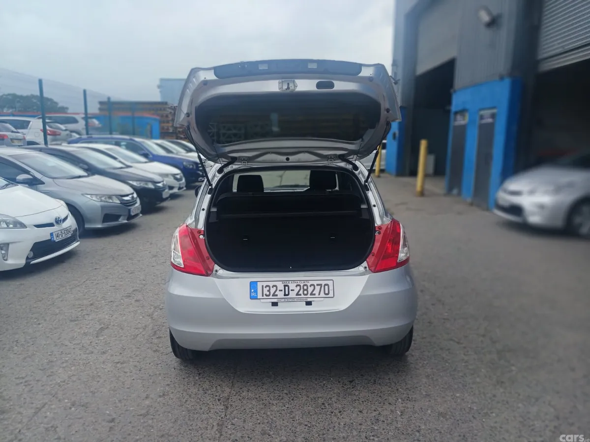 Suzuki Swift Hatchback, Petrol, 2013, Silver