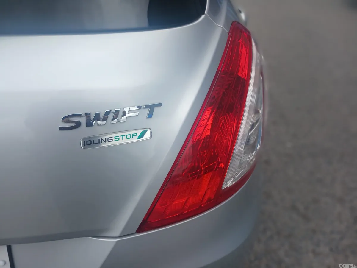 Suzuki Swift Hatchback, Petrol, 2013, Silver