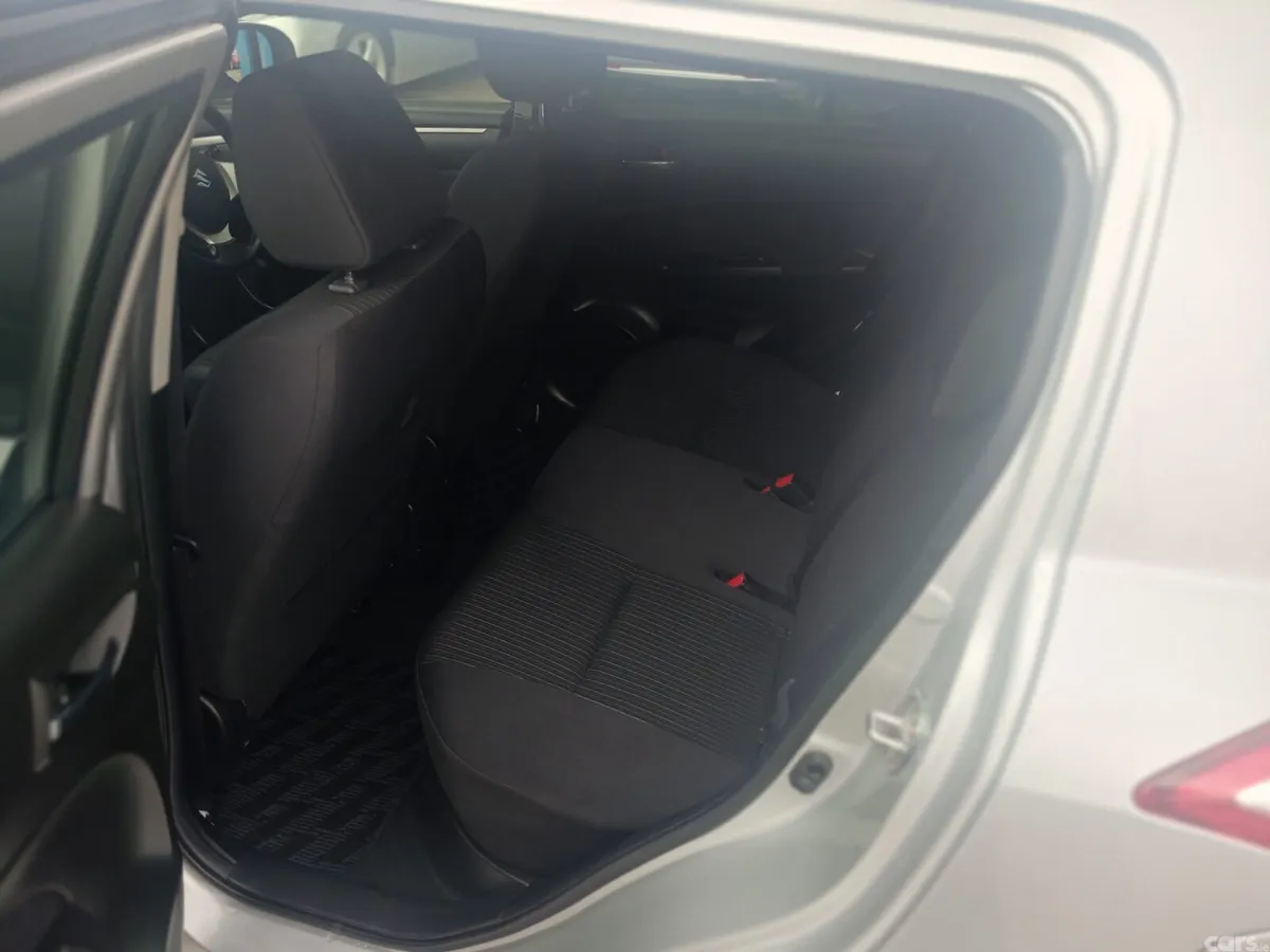 Suzuki Swift Hatchback, Petrol, 2013, Silver