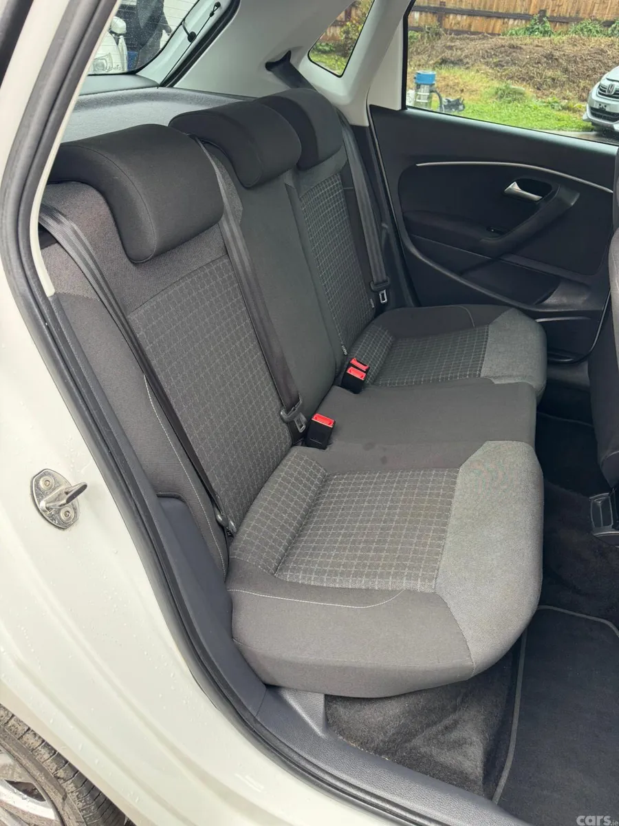 Volkswagen Polo Hatchback, Petrol, 2015, White