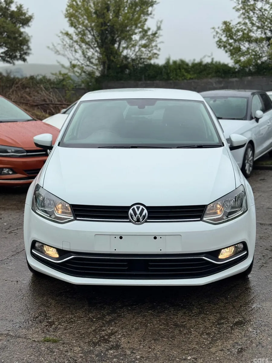 Volkswagen Polo Hatchback, Petrol, 2015, White