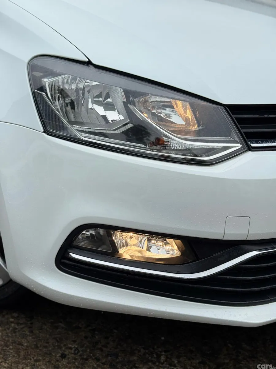 Volkswagen Polo Hatchback, Petrol, 2015, White