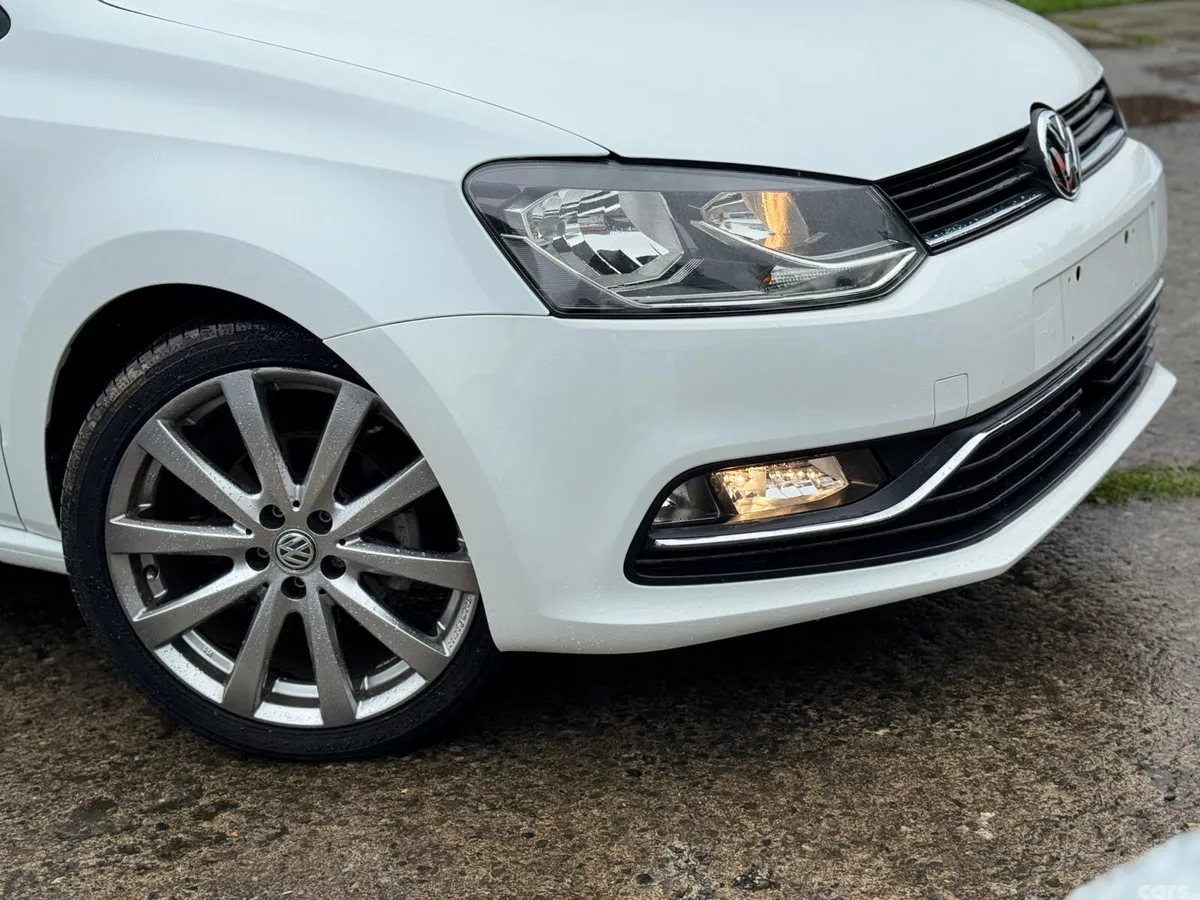 Volkswagen Polo Hatchback, Petrol, 2015, White