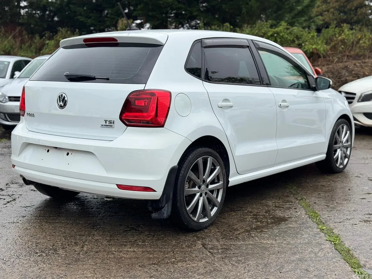 Volkswagen Polo Hatchback, Petrol, 2015, White