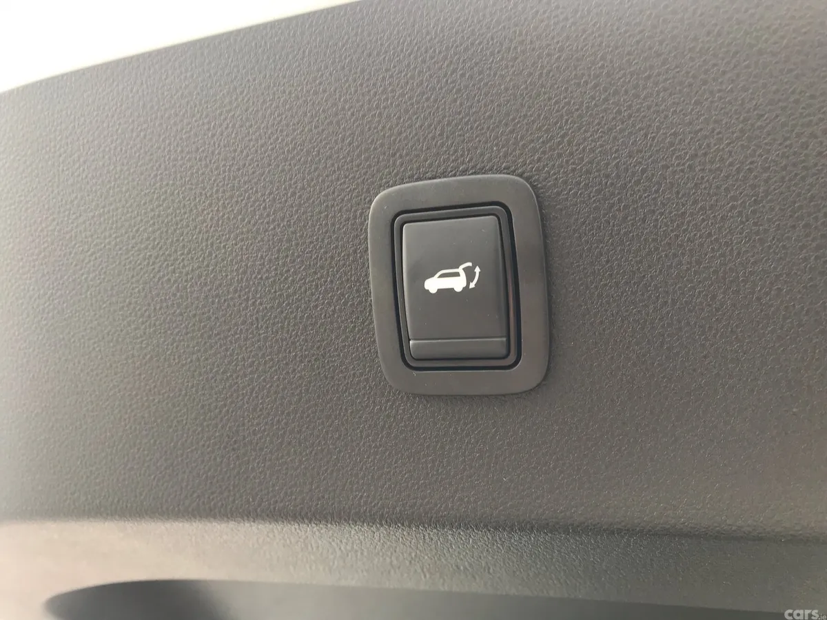 Renault 4 Hatchback, Electric, 2026, White