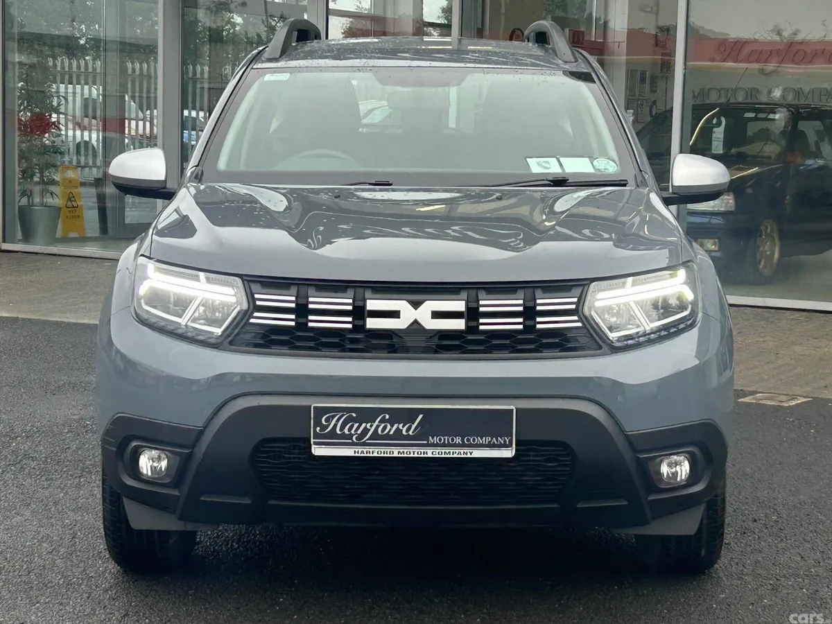 Dacia Duster SUV, Petrol, 2023, Grey