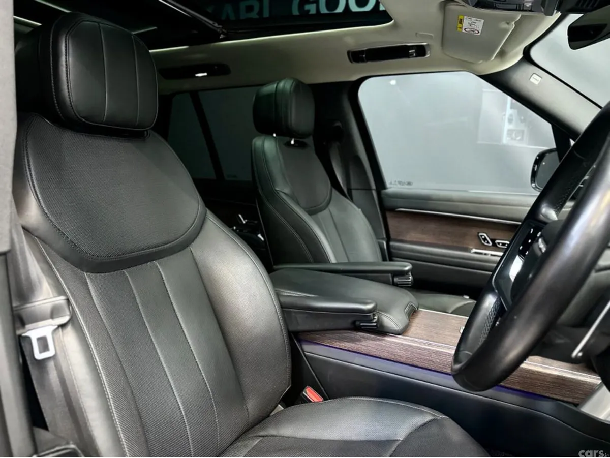 Land Rover Range Rover SUV, Petrol Plug-in Hybrid, 2023, Black