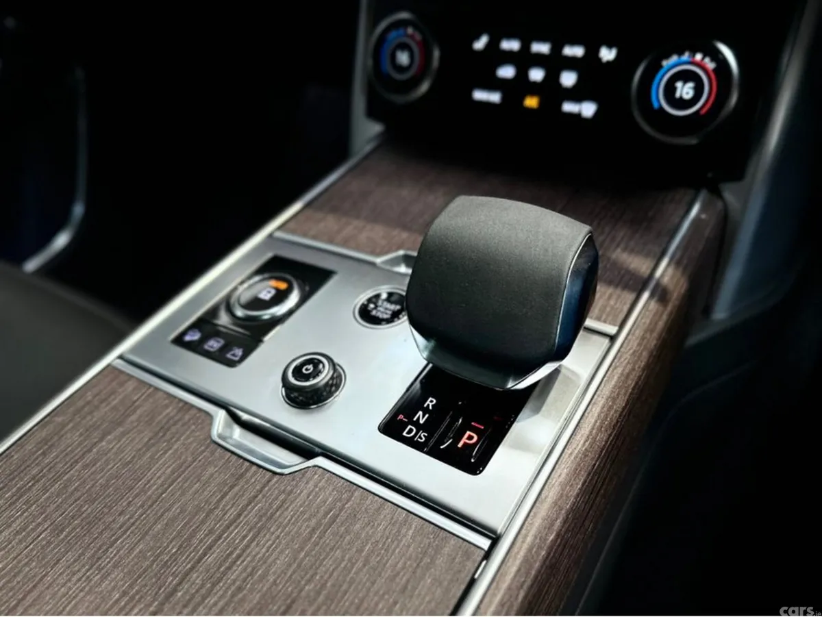 Land Rover Range Rover SUV, Petrol Plug-in Hybrid, 2023, Black