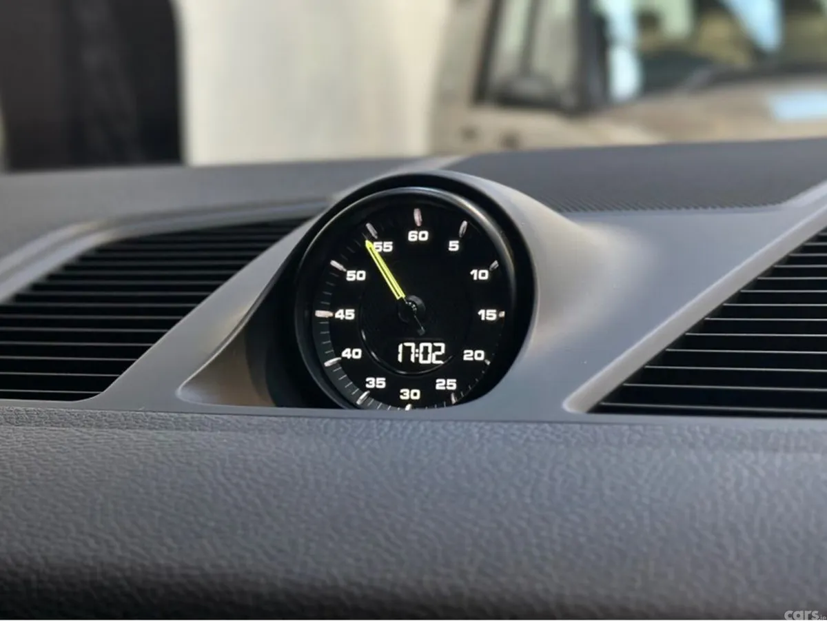 Porsche Cayenne SUV, Petrol Plug-in Hybrid, 2022, Blue