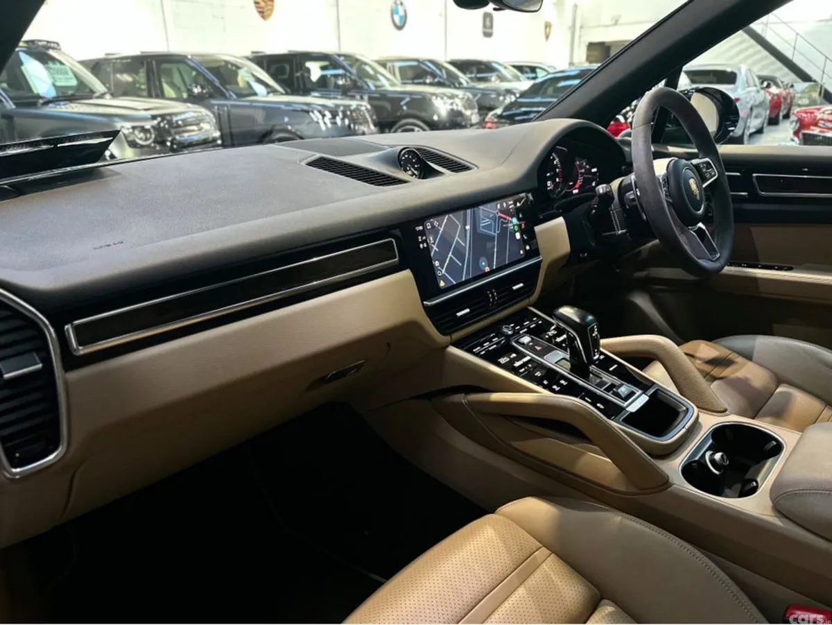Porsche Cayenne SUV, Petrol Plug-in Hybrid, 2022, Blue