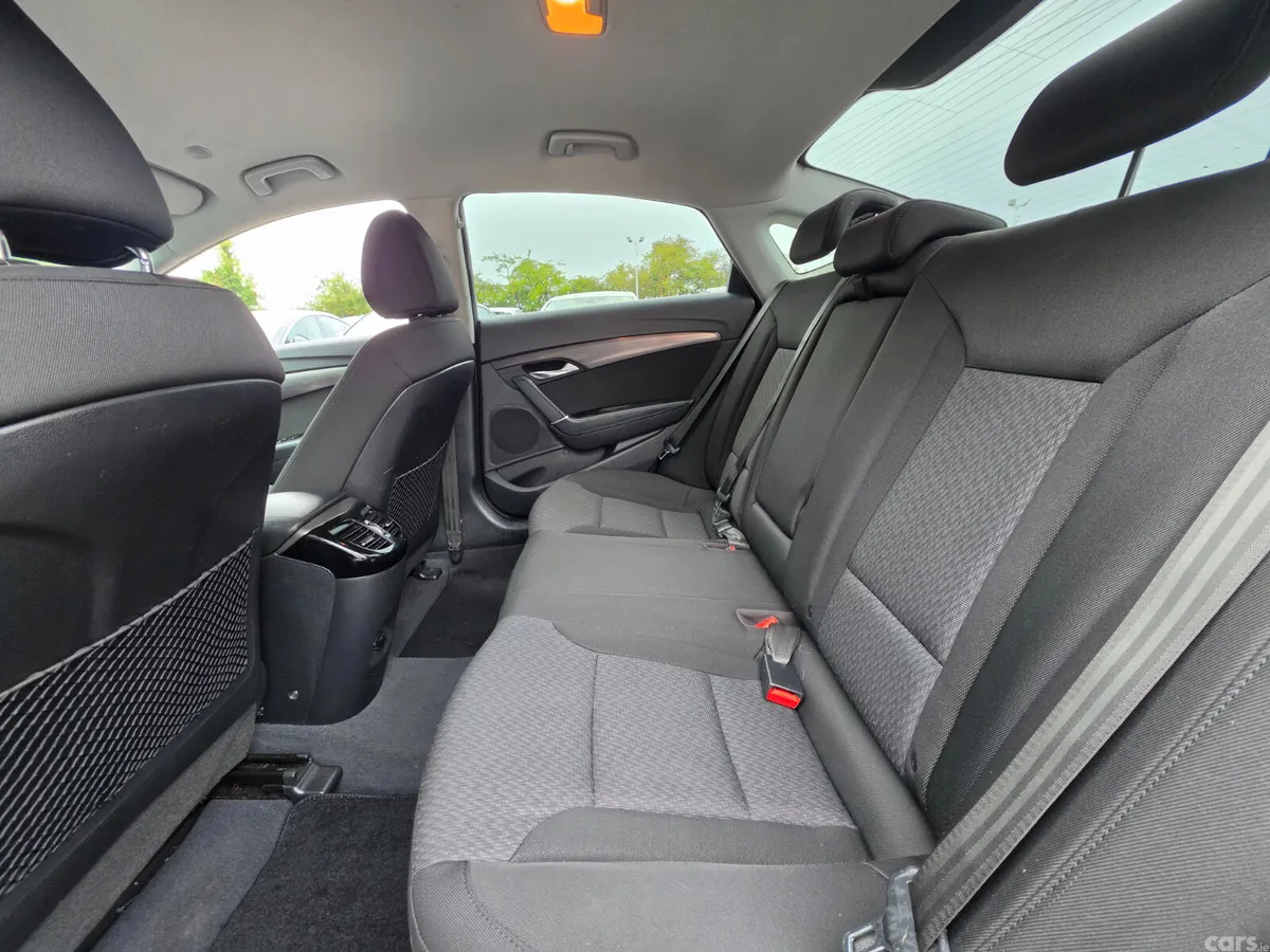 Hyundai i40 Saloon, Diesel, 2017, Silver