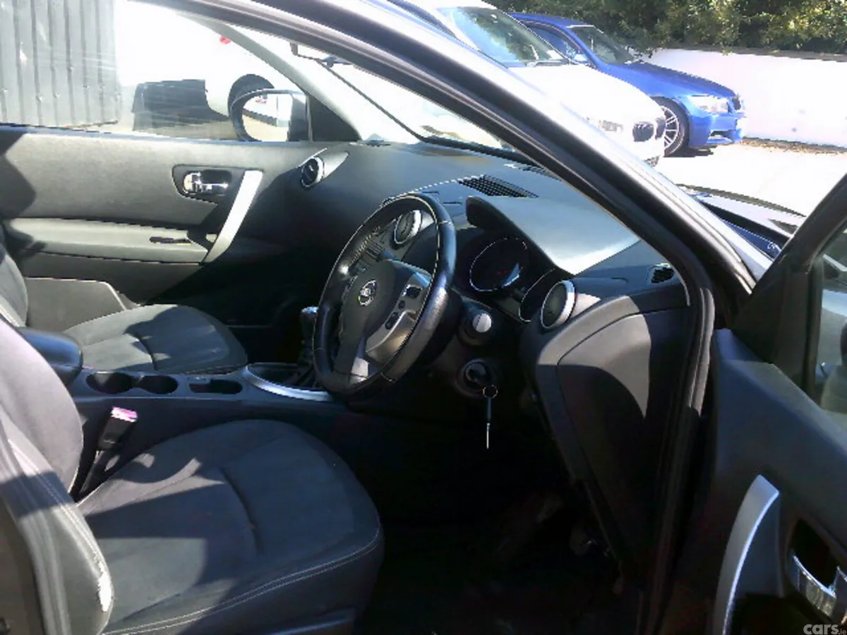 Nissan Qashqai Hatchback, Diesel, 2011, Black