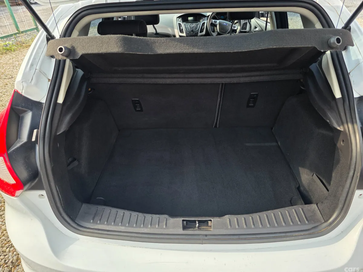 Ford Focus Hatchback, Diesel, 2014, White