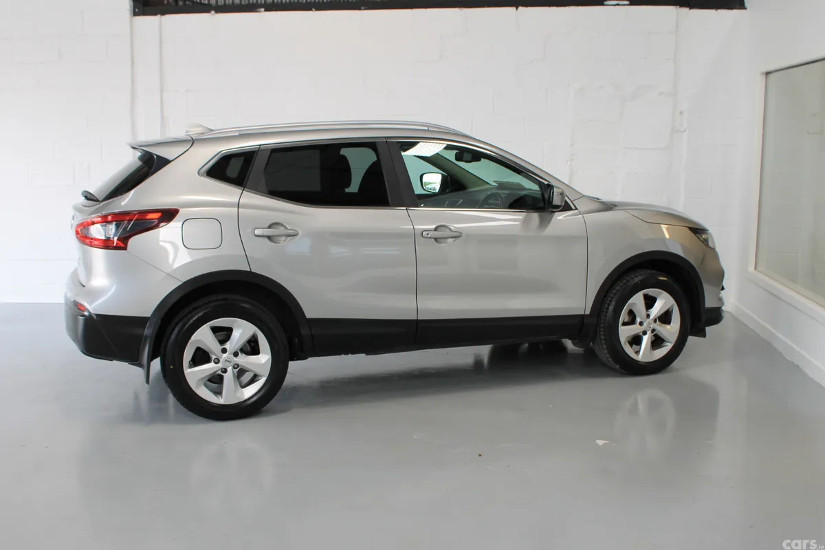 Nissan Qashqai MPV, Diesel, 2018, Grey