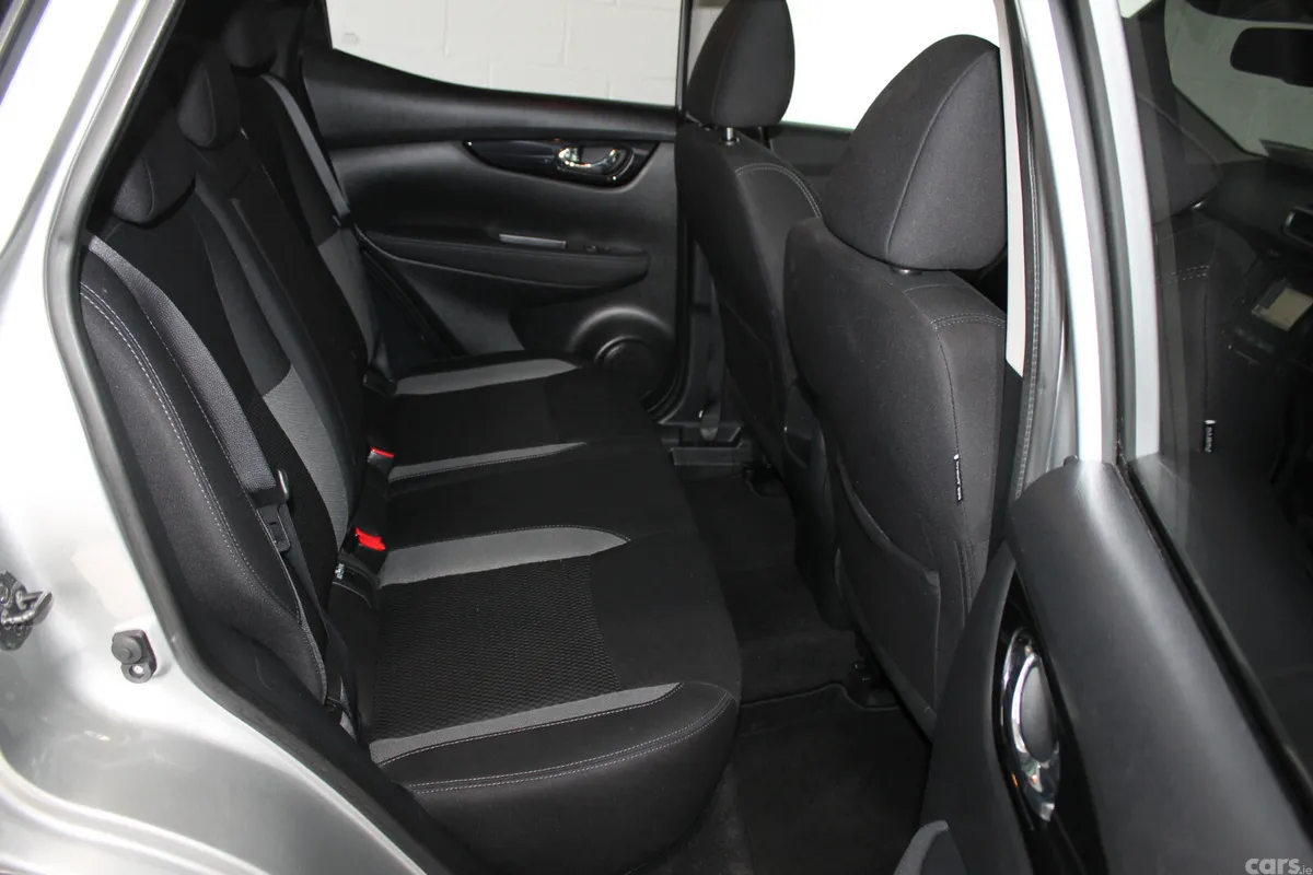 Nissan Qashqai MPV, Diesel, 2018, Grey