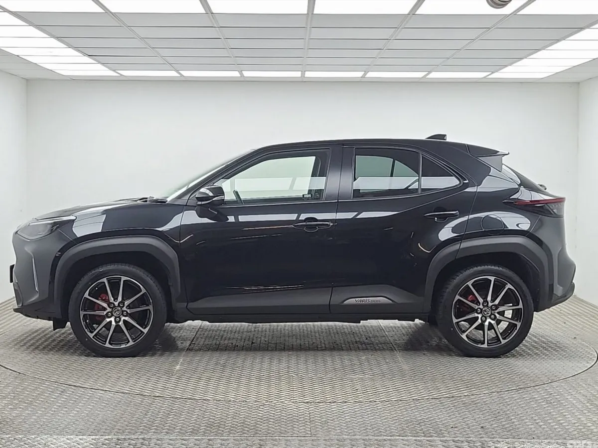 Toyota Yaris Cross SUV, Petrol Hybrid, 2023, Black