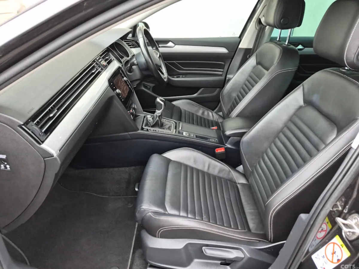 Volkswagen Passat Estate, Diesel, 2022, Grey
