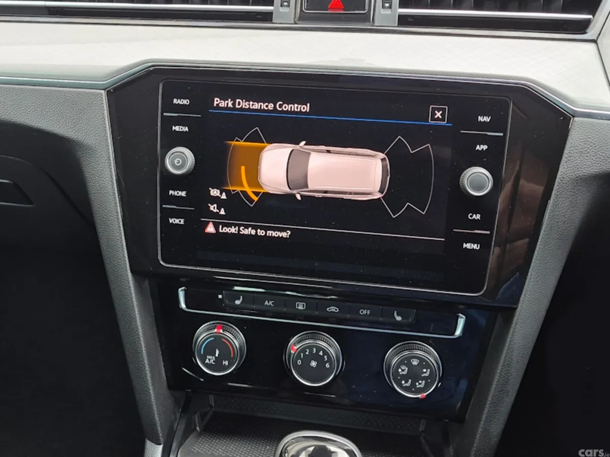 Volkswagen Passat Estate, Diesel, 2022, Grey