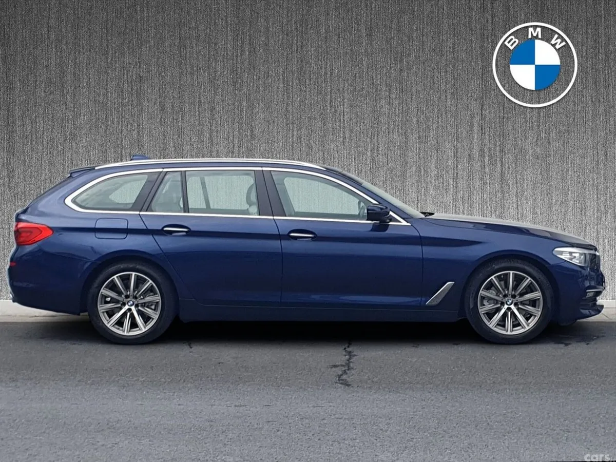 BMW 5-Series Estate, Diesel, 2018, Blue