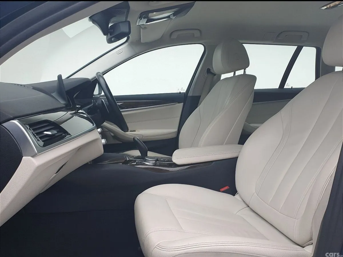 BMW 5-Series Estate, Diesel, 2018, Blue