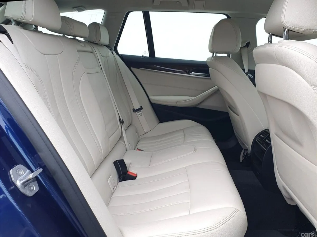 BMW 5-Series Estate, Diesel, 2018, Blue