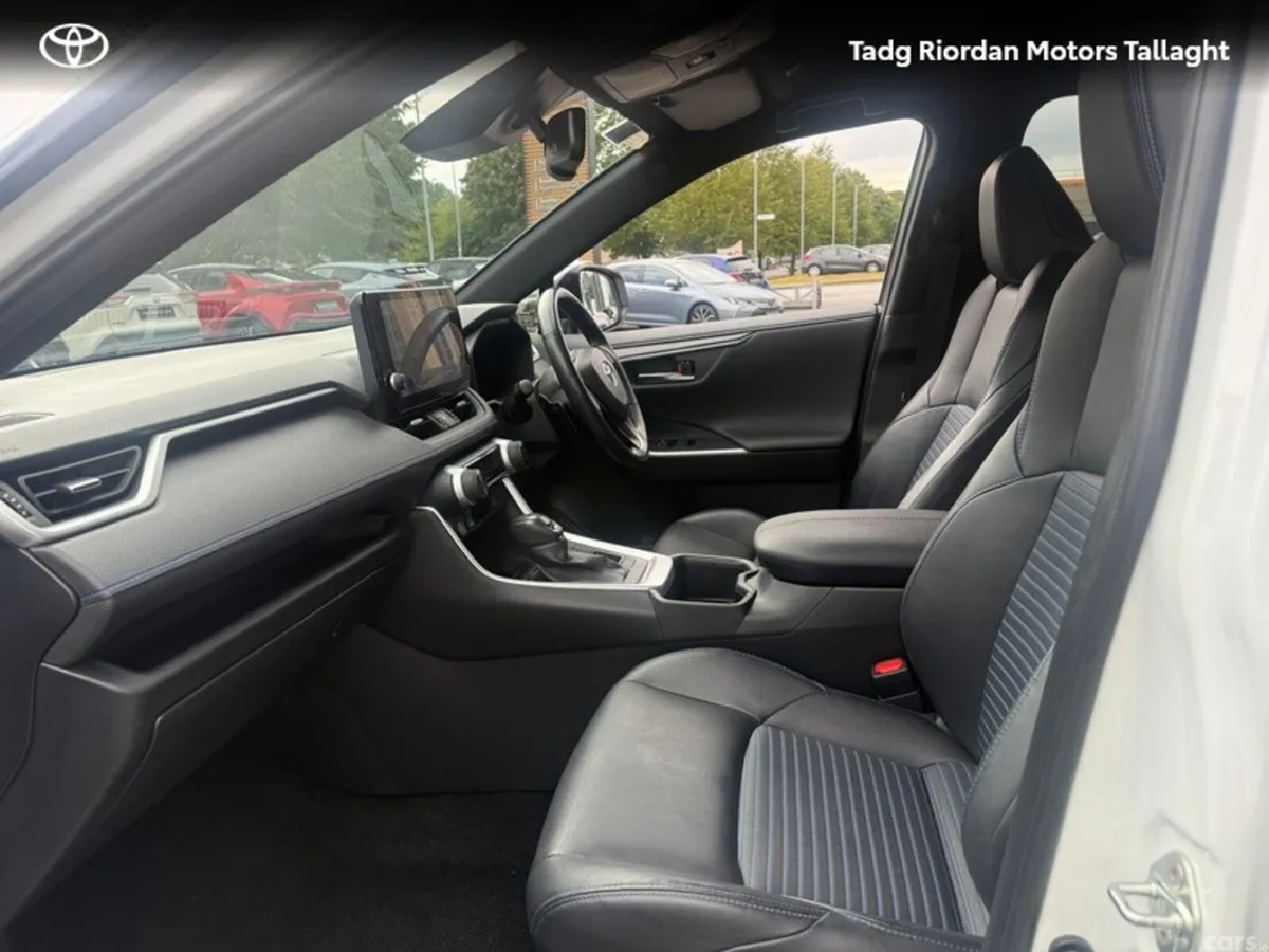 Toyota RAV4 SUV, Petrol Hybrid, 2024, White