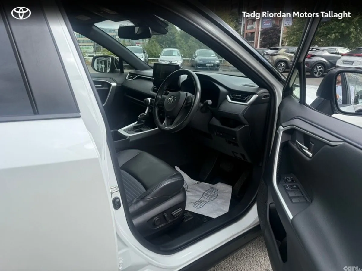 Toyota RAV4 SUV, Petrol Hybrid, 2024, White