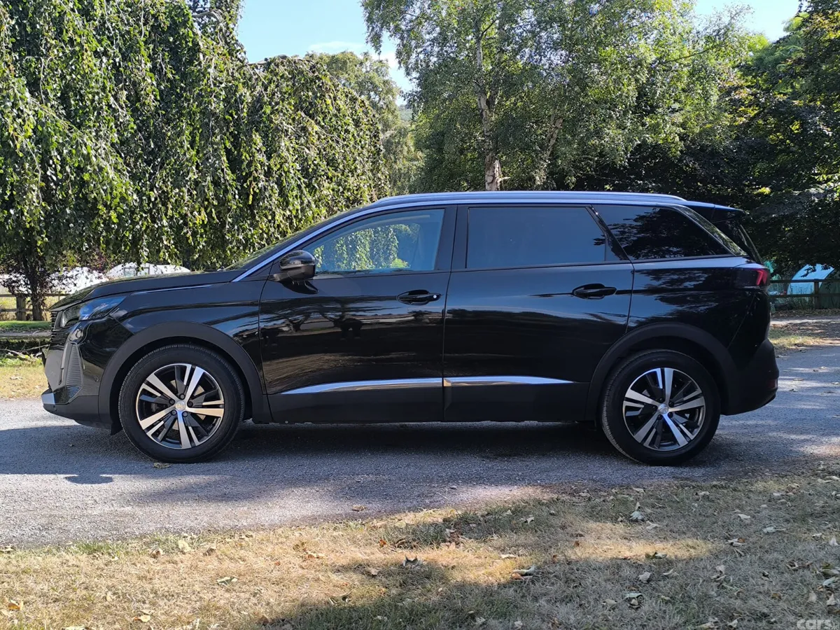 Peugeot 5008 MPV, Diesel, 2022, Black