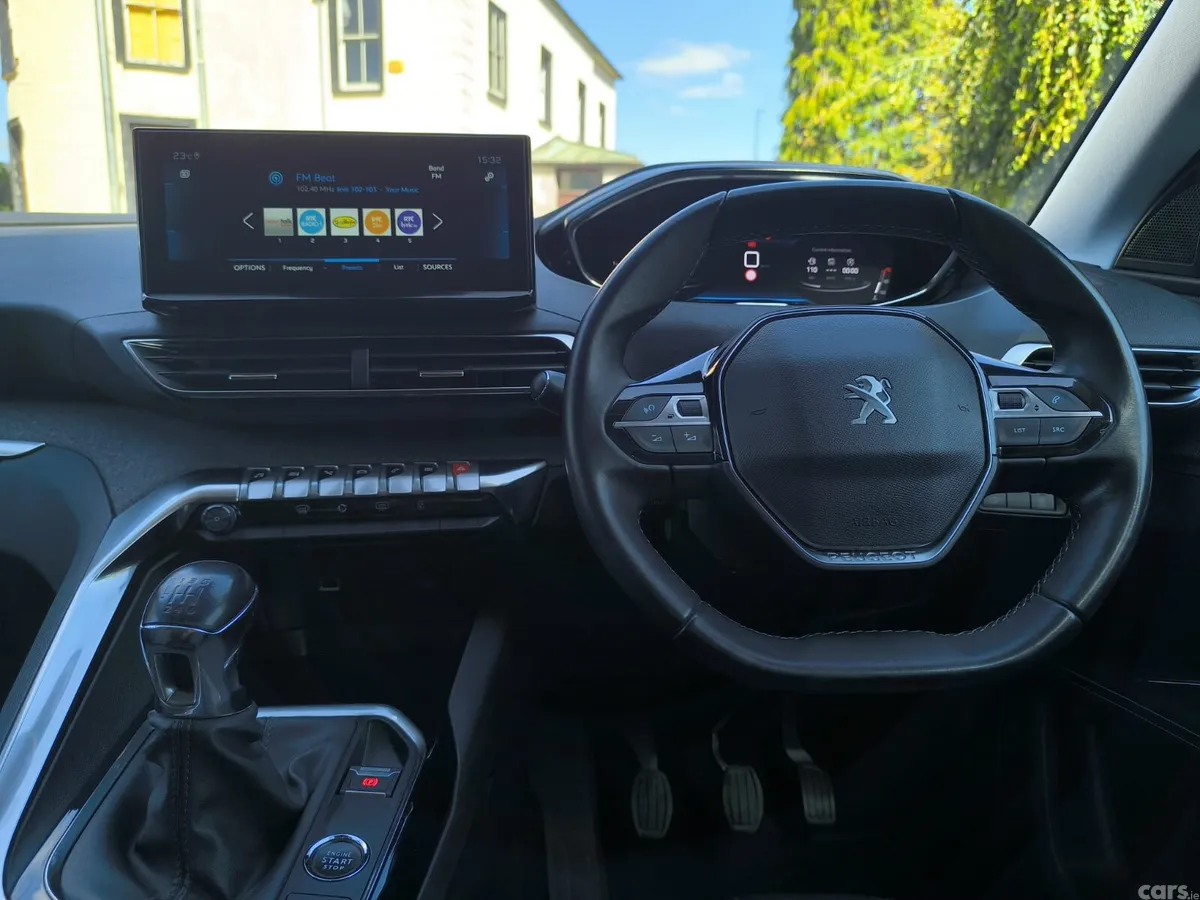 Peugeot 5008 MPV, Diesel, 2022, Black