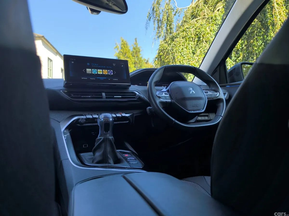 Peugeot 5008 MPV, Diesel, 2022, Black