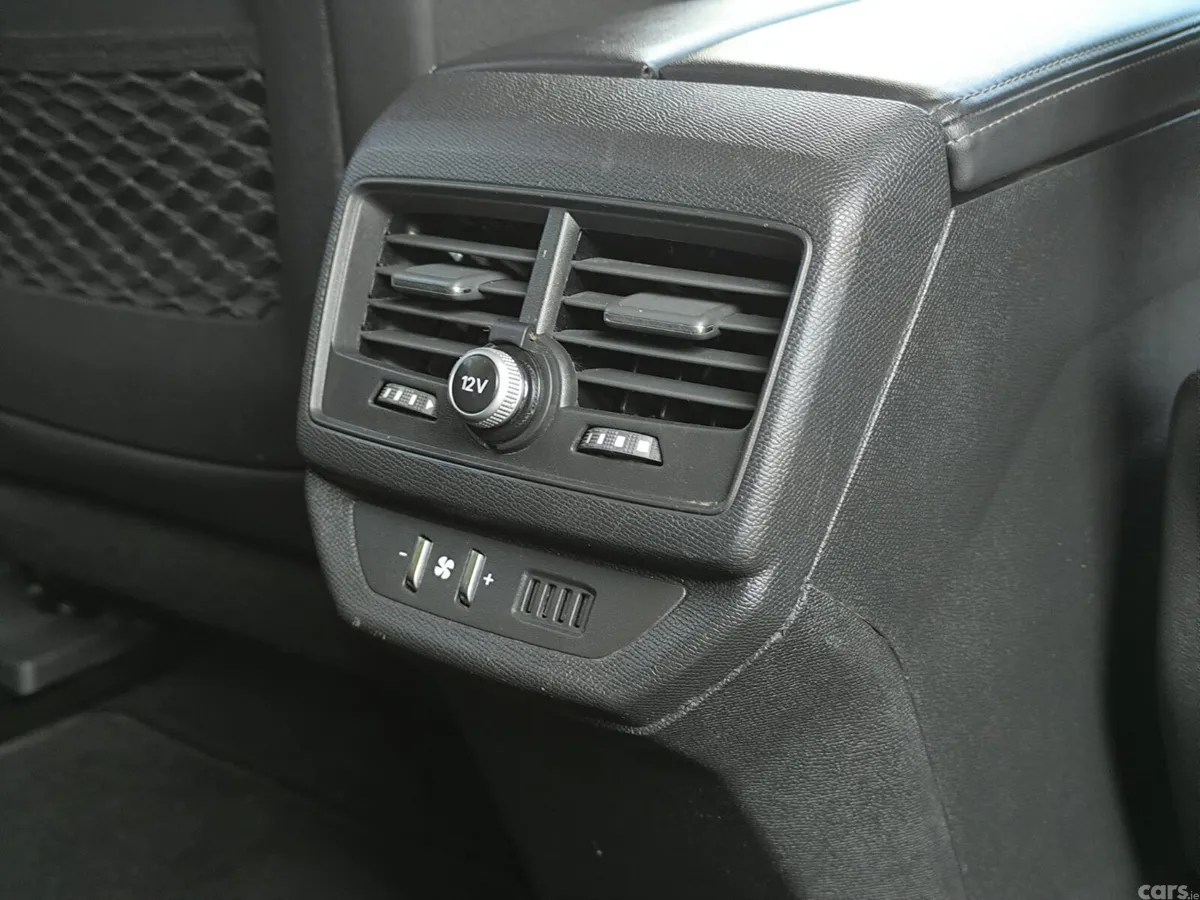 Peugeot 5008 MPV, Diesel, 2022, Black
