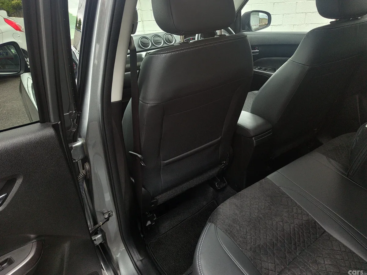 Suzuki Vitara SUV, Petrol Hybrid, 2025, Grey