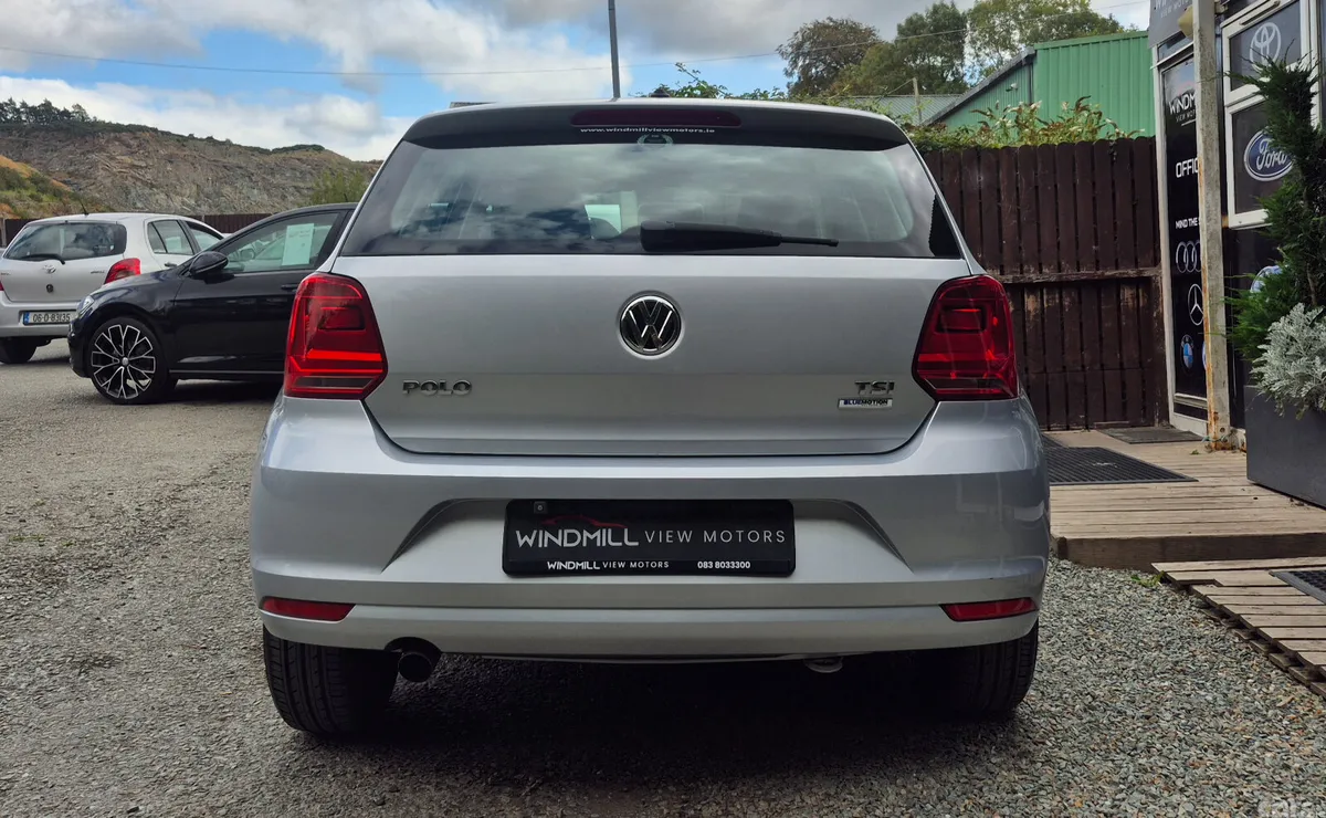Volkswagen Polo Hatchback, Petrol, 2015, Silver