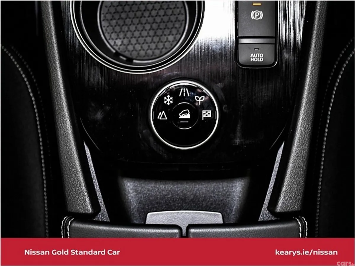 Nissan X-Trail SUV, Petrol Hybrid, 2024, Gold