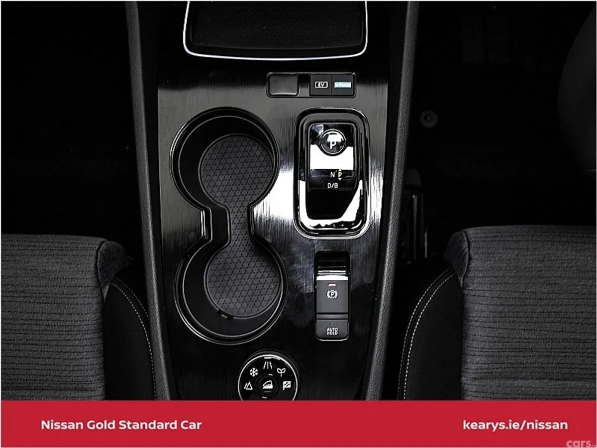 Nissan X-Trail SUV, Petrol Hybrid, 2024, Gold