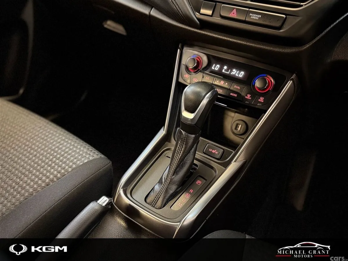Suzuki SX4 S-Cross SUV, Petrol Hybrid, 2023, Red