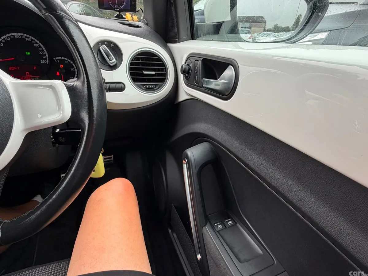 Volkswagen Beetle Coupe, Petrol, 2012, White
