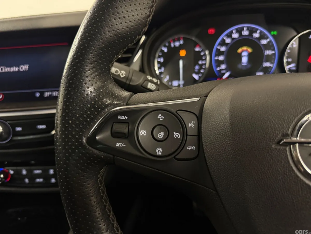 Opel Insignia Hatchback, Diesel, 2021, Grey