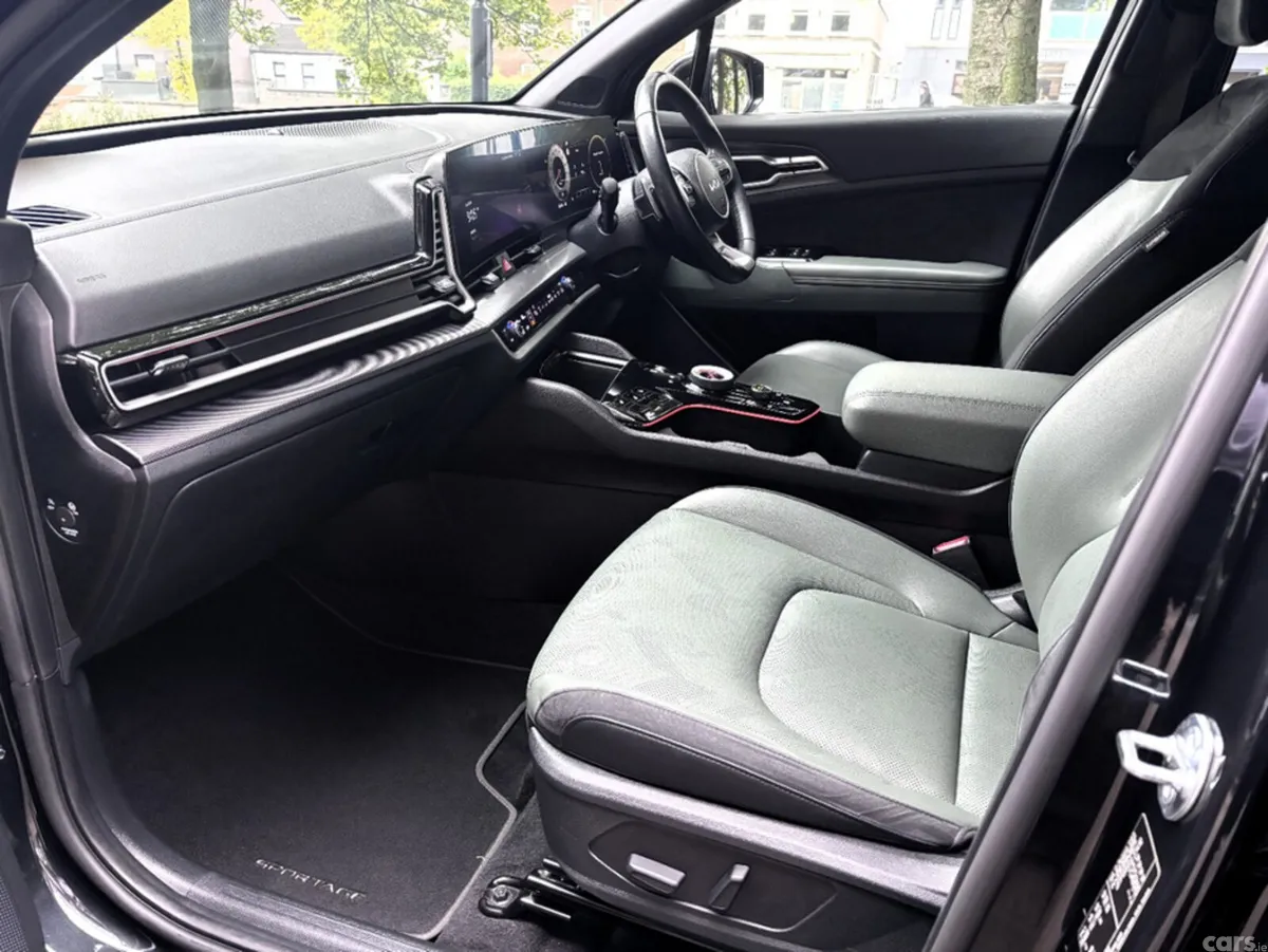 Kia Sportage MPV, Petrol Plug-in Hybrid, 2025, Black