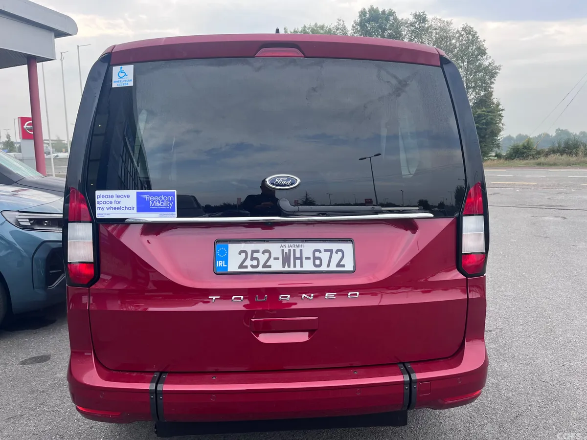 Ford Tourneo Connect MPV, Diesel, 2025, Red
