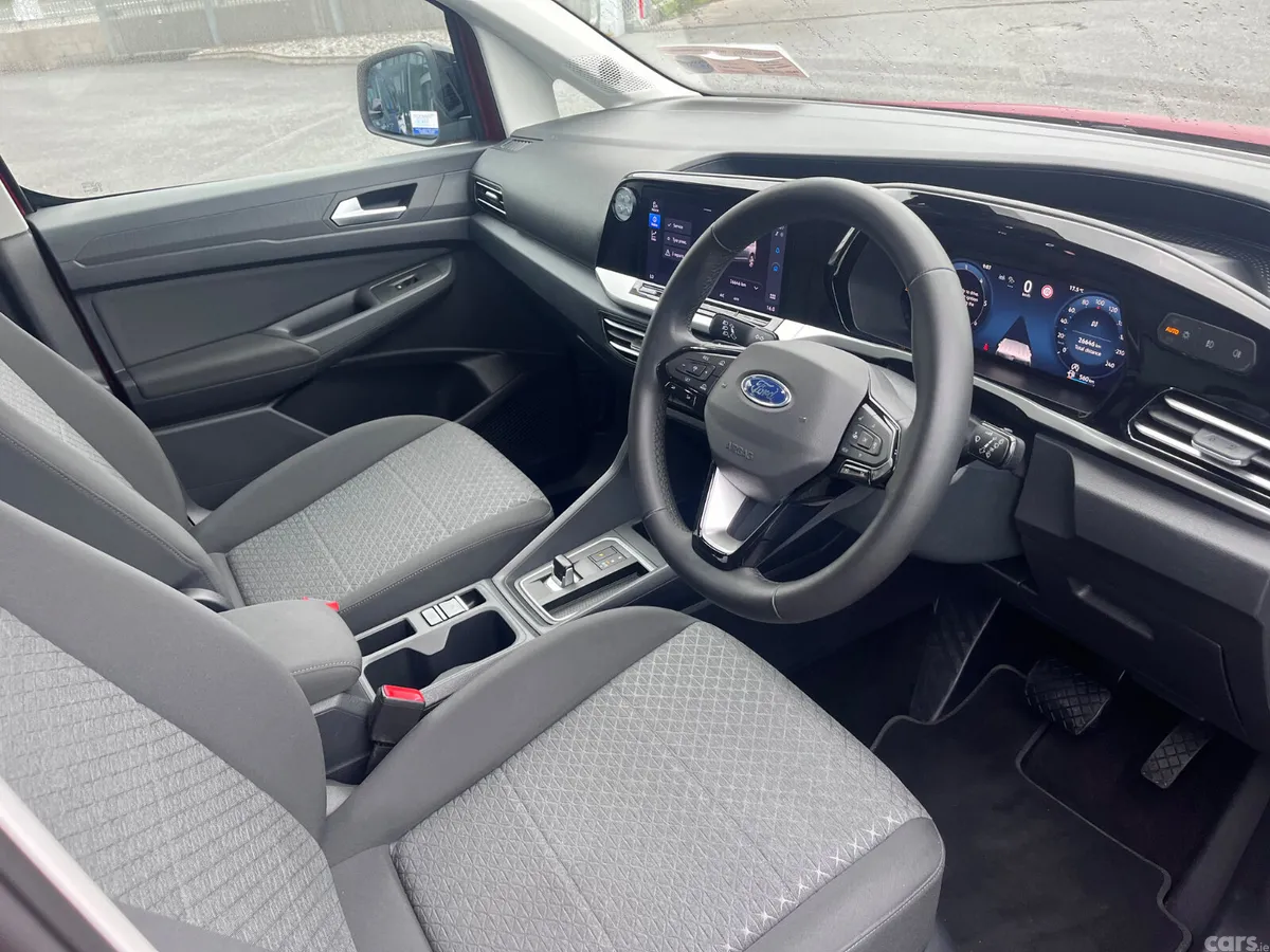 Ford Tourneo Connect MPV, Diesel, 2025, Red
