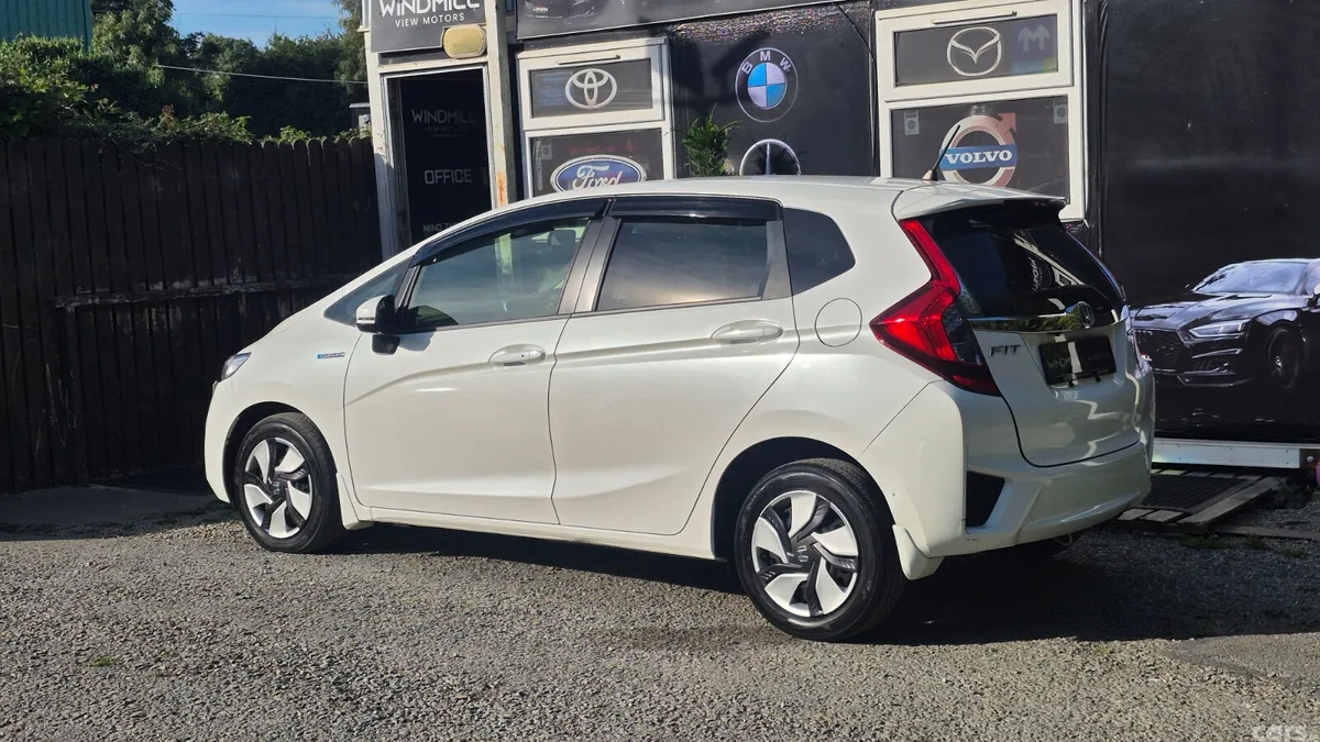 Honda Fit Hatchback, Petrol Hybrid, 2015, White