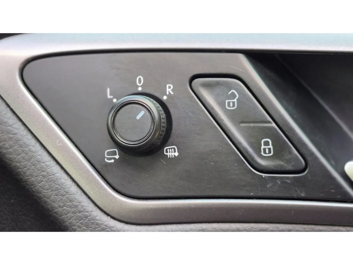 Volkswagen Golf Hatchback, Petrol, 2016, Silver